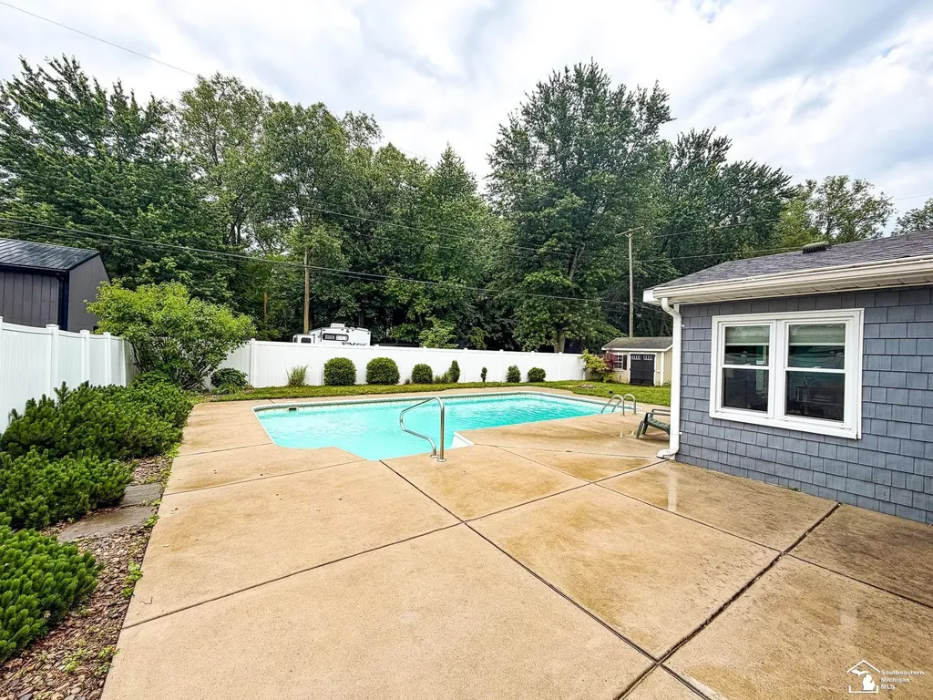 9836 Pamela Drive Bedford Township MI 48182