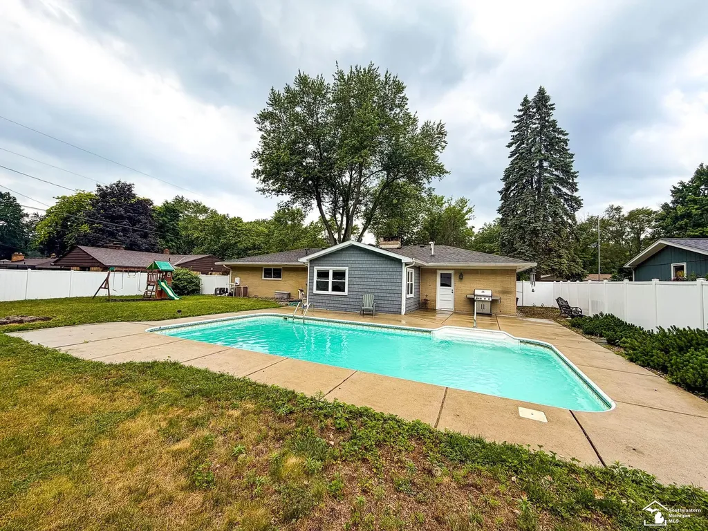 9836 Pamela Drive Bedford Township MI 48182