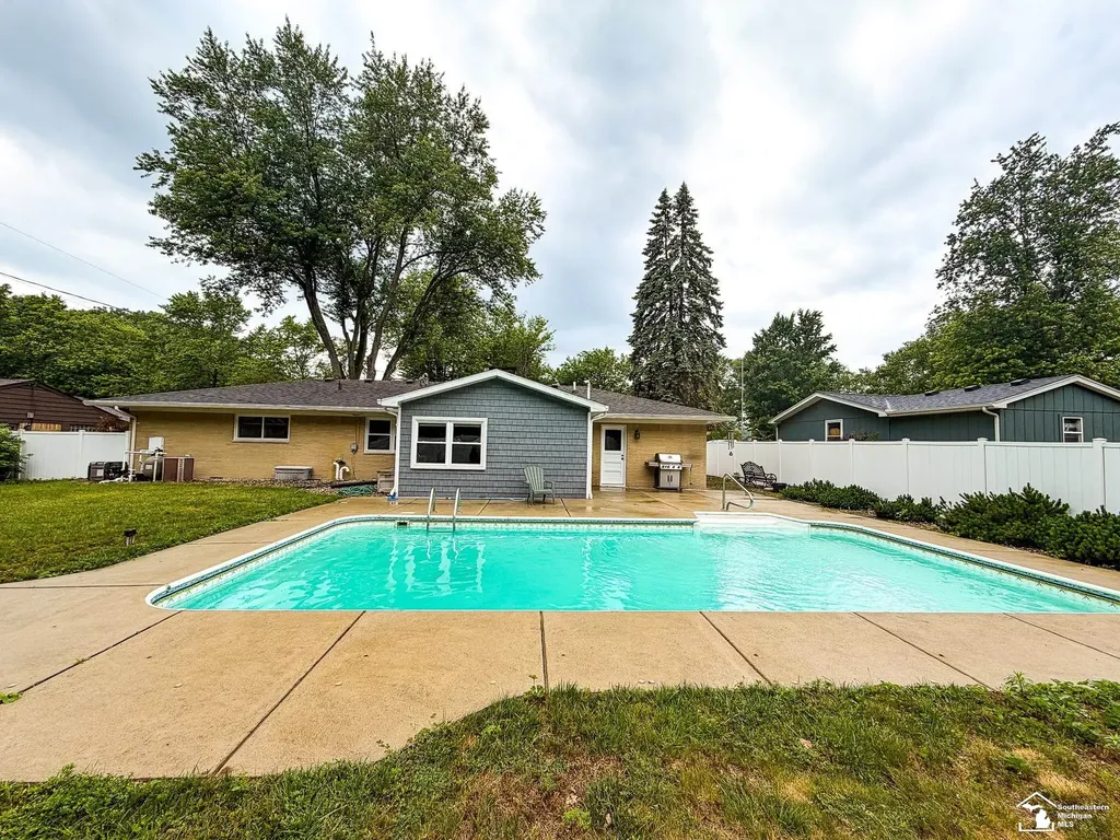 9836 Pamela Drive Bedford Township MI 48182