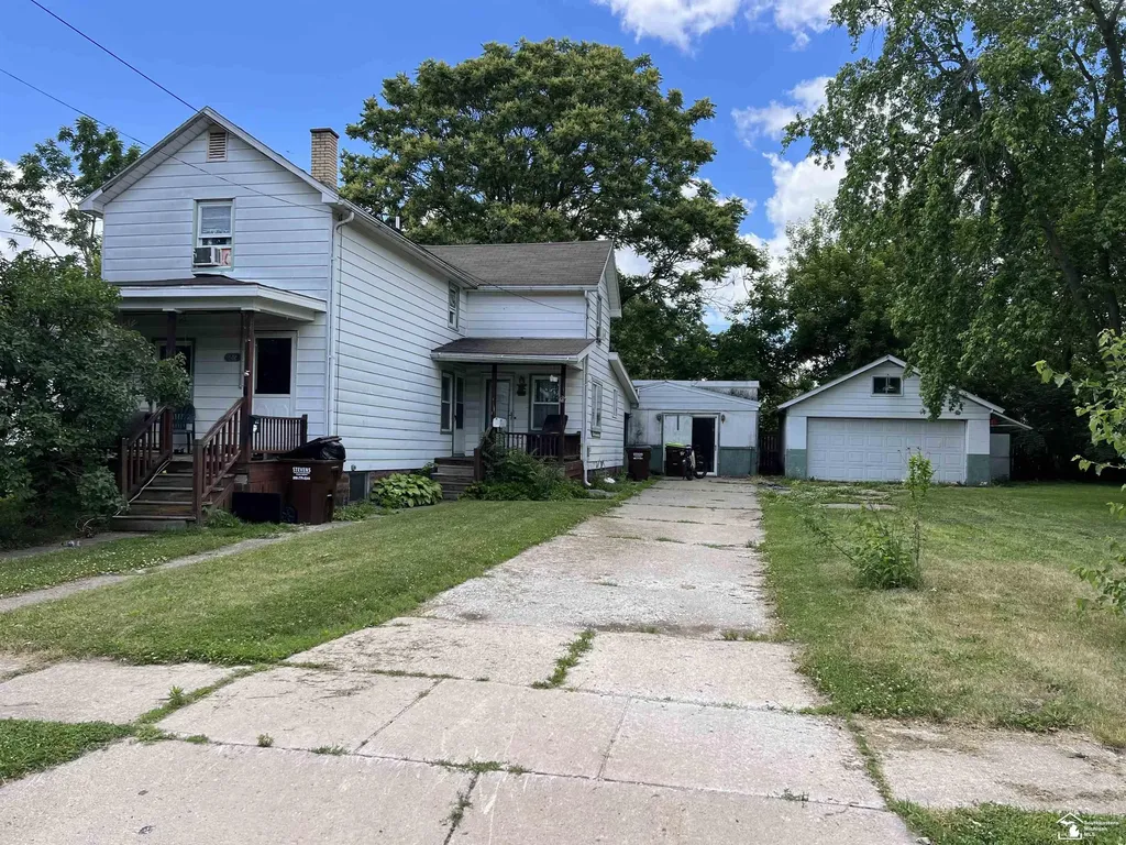 820 Adams Street Monroe City MI 48161