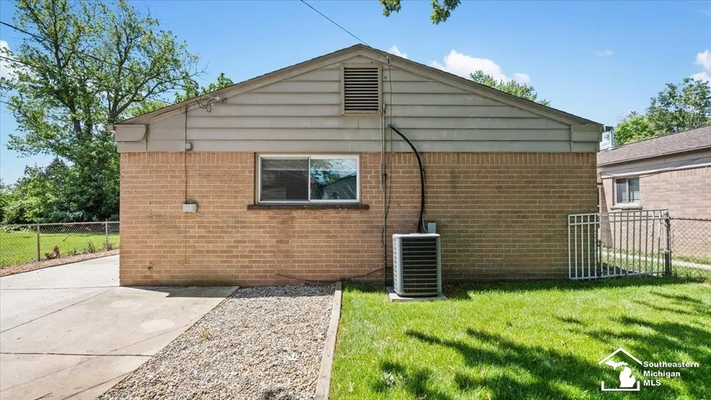 13328 Neely Street Gibraltar City MI 48173