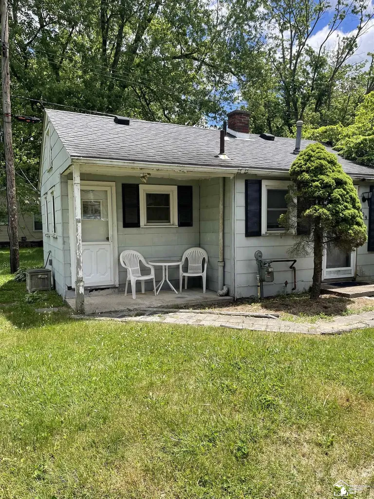 809 Pipis Drive Frenchtown Township MI 48162