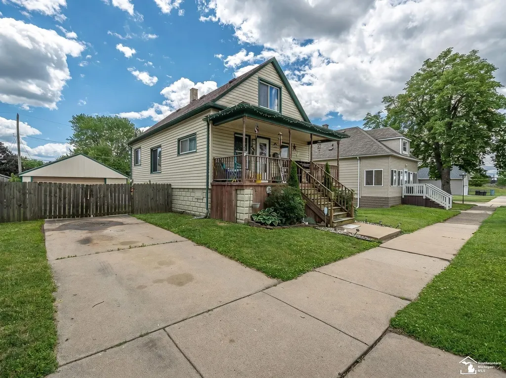 857 Plum Street Wyandotte City MI 48192