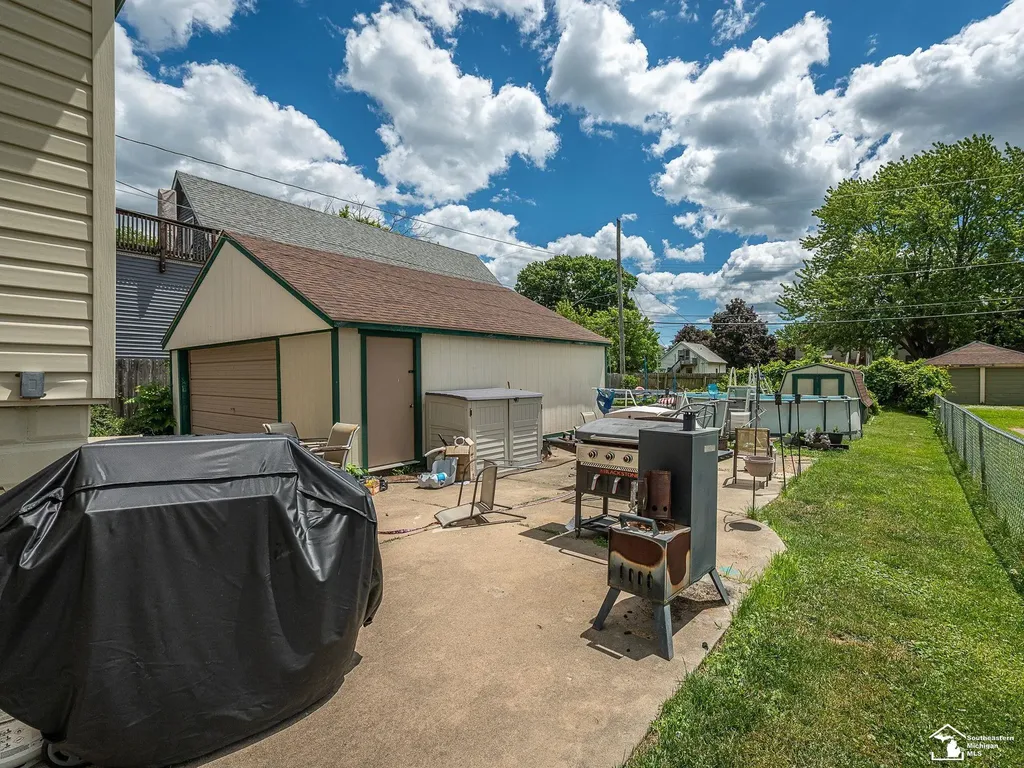 857 Plum Street Wyandotte City MI 48192