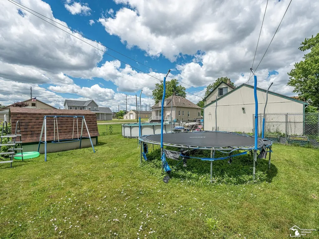 857 Plum Street Wyandotte City MI 48192