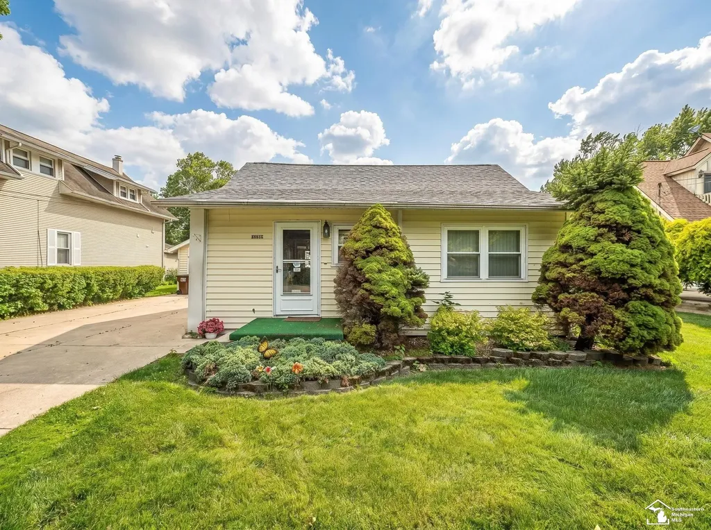 13857 Lake Drive Monroe Charter Township MI 48161