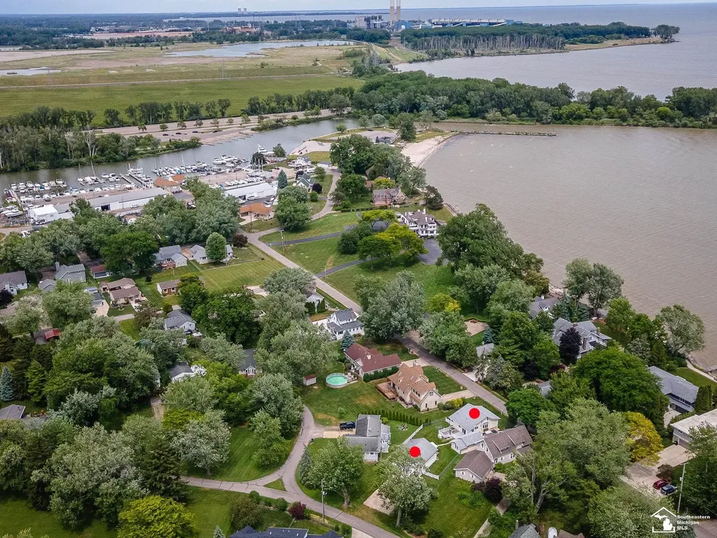 13857 Lake Drive Monroe Charter Township MI 48161