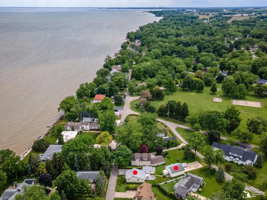13857 Lake Drive Monroe Charter Township MI 48161