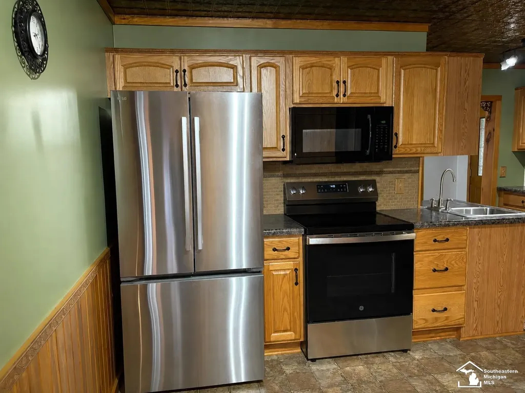 318 N Seventh Street Rogers City City MI 49779
