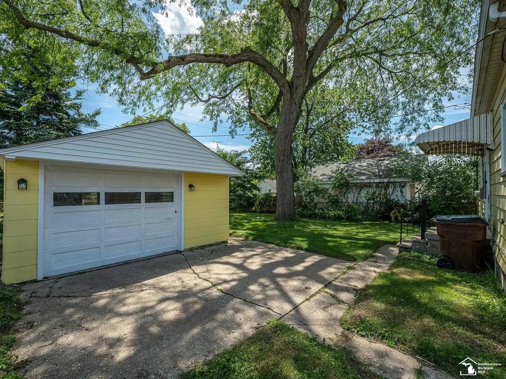 713 Roeder Street Monroe City MI 48161