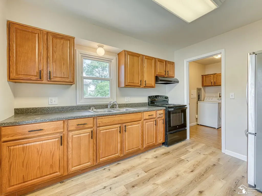 713 Roeder Street Monroe City MI 48161