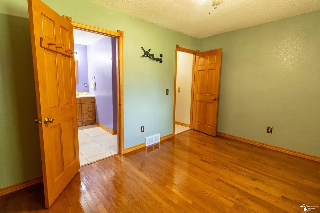 8940 Woodside Drive Bedford Township MI 48182