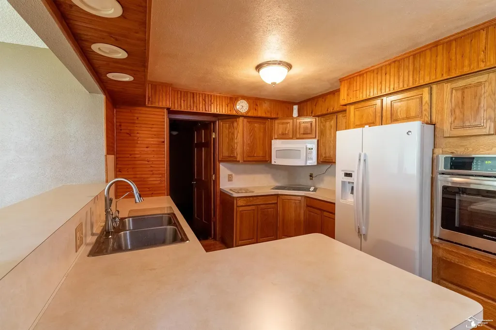 8940 Woodside Drive Bedford Township MI 48182