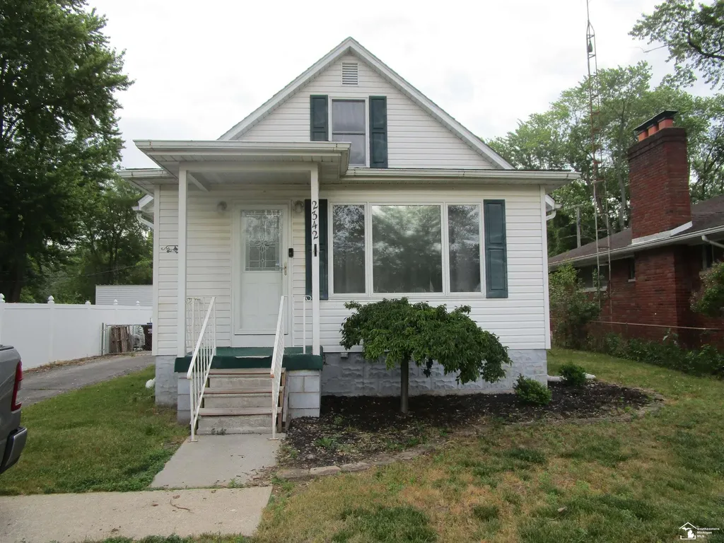 2342 Vivian Road Frenchtown Township MI 48162