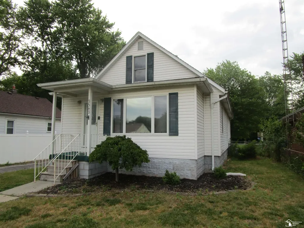 2342 Vivian Road Frenchtown Township MI 48162