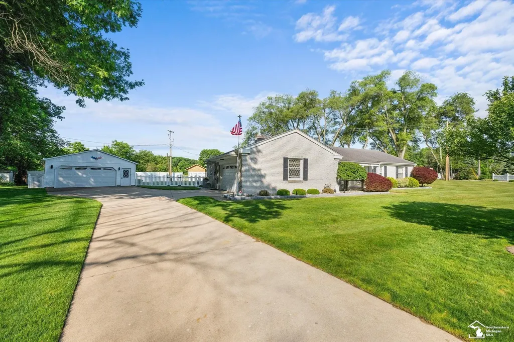6579 Centennial Drive Bedford Township MI 48182