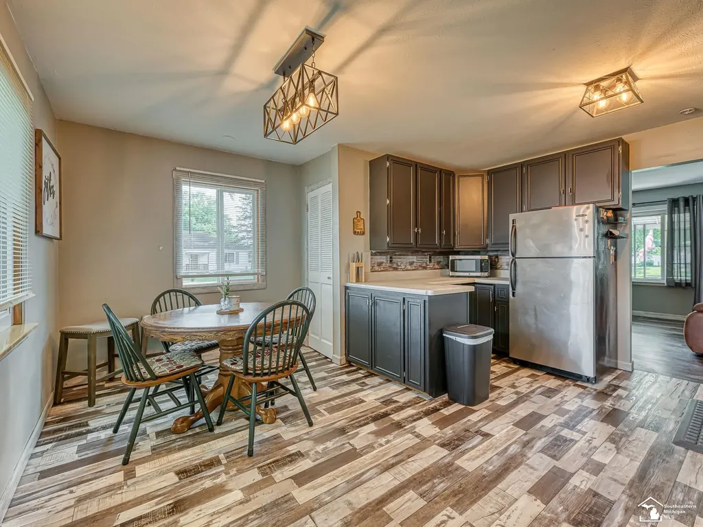 1693 Roman Drive Frenchtown Township MI 48162