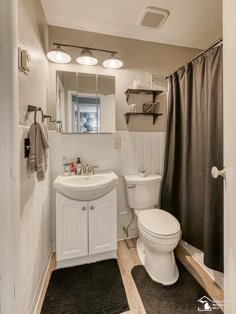 1693 Roman Drive Frenchtown Township MI 48162