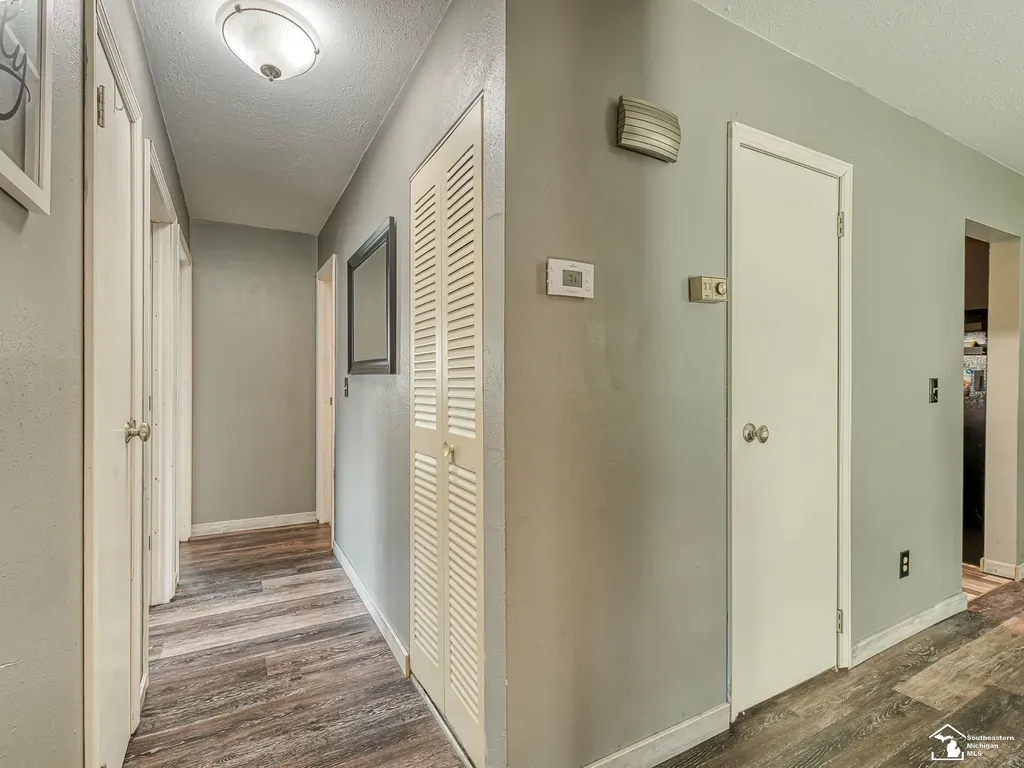 1693 Roman Drive Frenchtown Township MI 48162