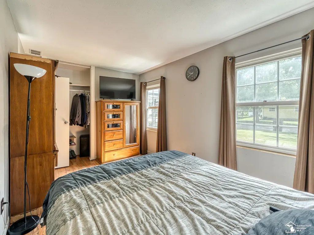 1693 Roman Drive Frenchtown Township MI 48162
