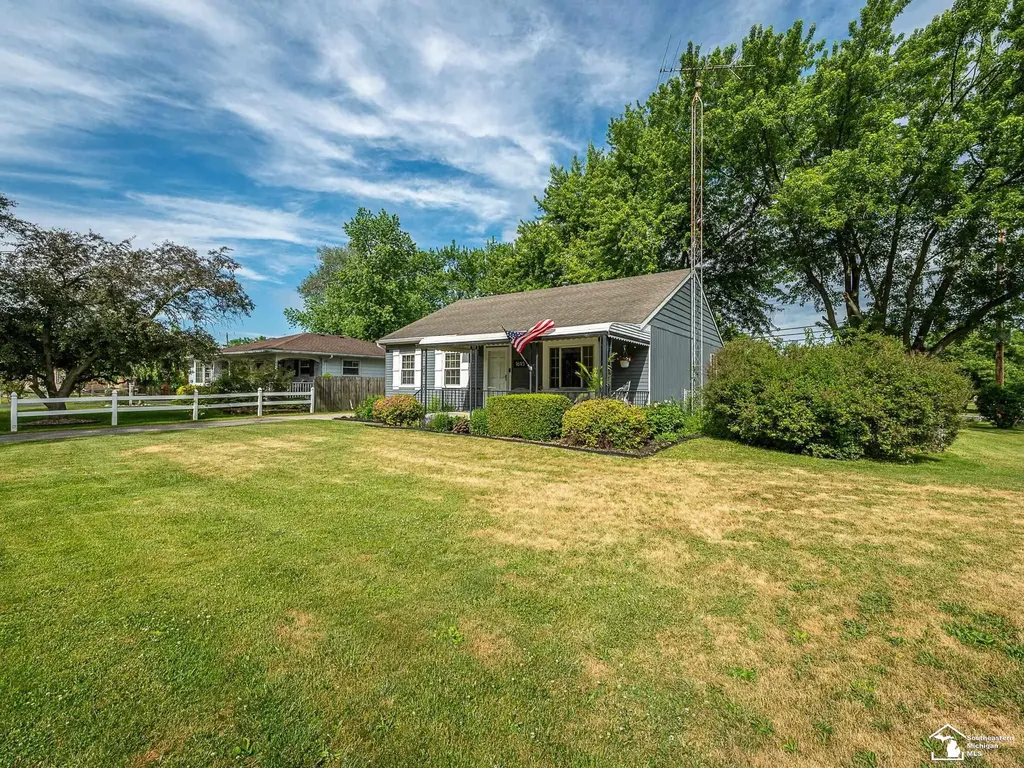 1693 Roman Drive Frenchtown Township MI 48162