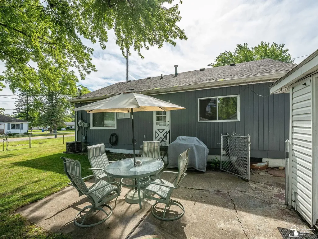 1693 Roman Drive Frenchtown Township MI 48162