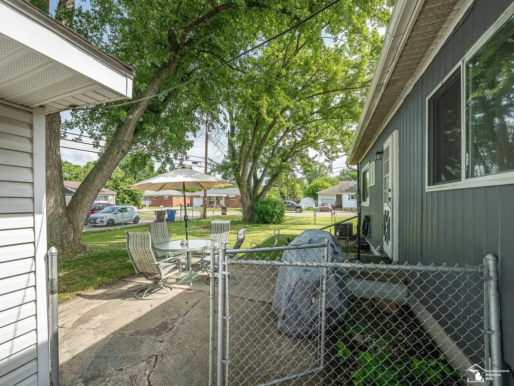 1693 Roman Drive Frenchtown Township MI 48162