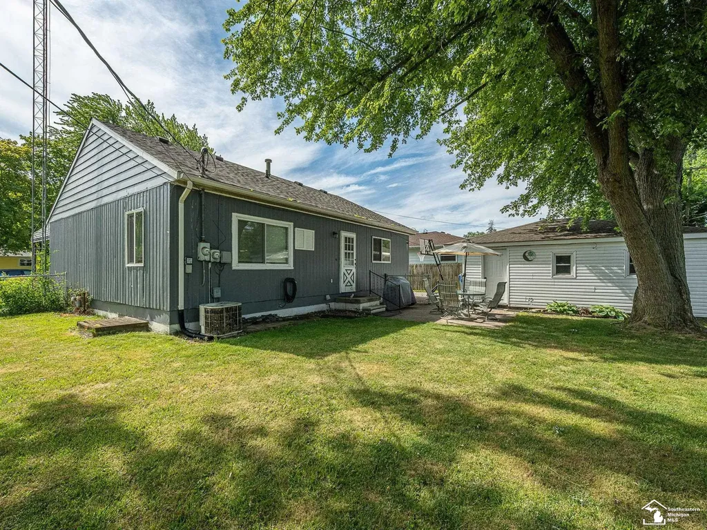 1693 Roman Drive Frenchtown Township MI 48162