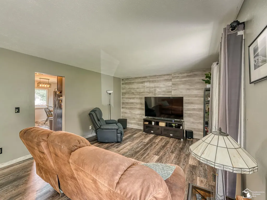 1693 Roman Drive Frenchtown Township MI 48162