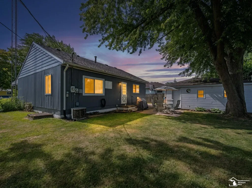 1693 Roman Drive Frenchtown Township MI 48162