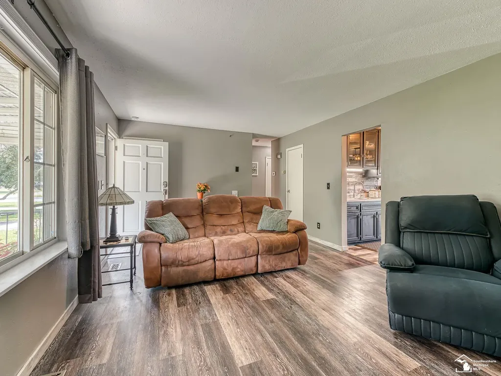 1693 Roman Drive Frenchtown Township MI 48162
