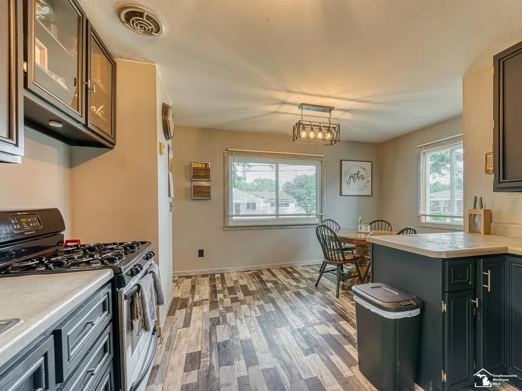 1693 Roman Drive Frenchtown Township MI 48162