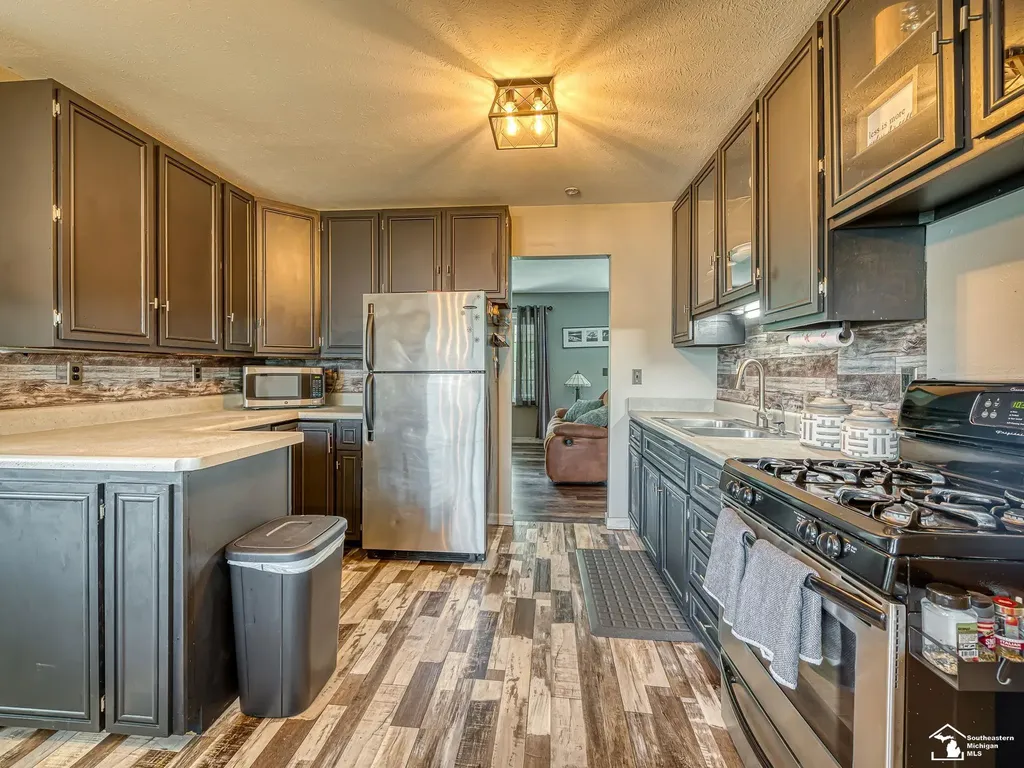1693 Roman Drive Frenchtown Township MI 48162