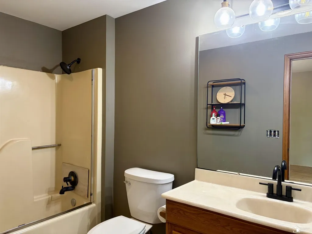 1090 Cole Road Frenchtown Township MI 48162