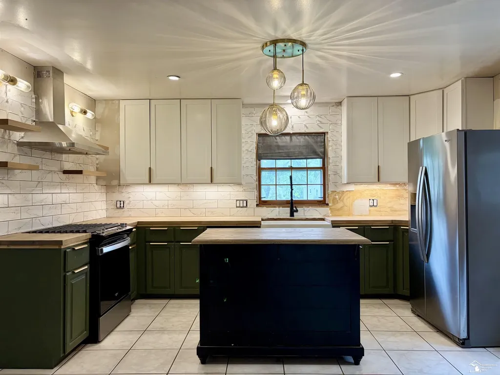 1090 Cole Road Frenchtown Township MI 48162