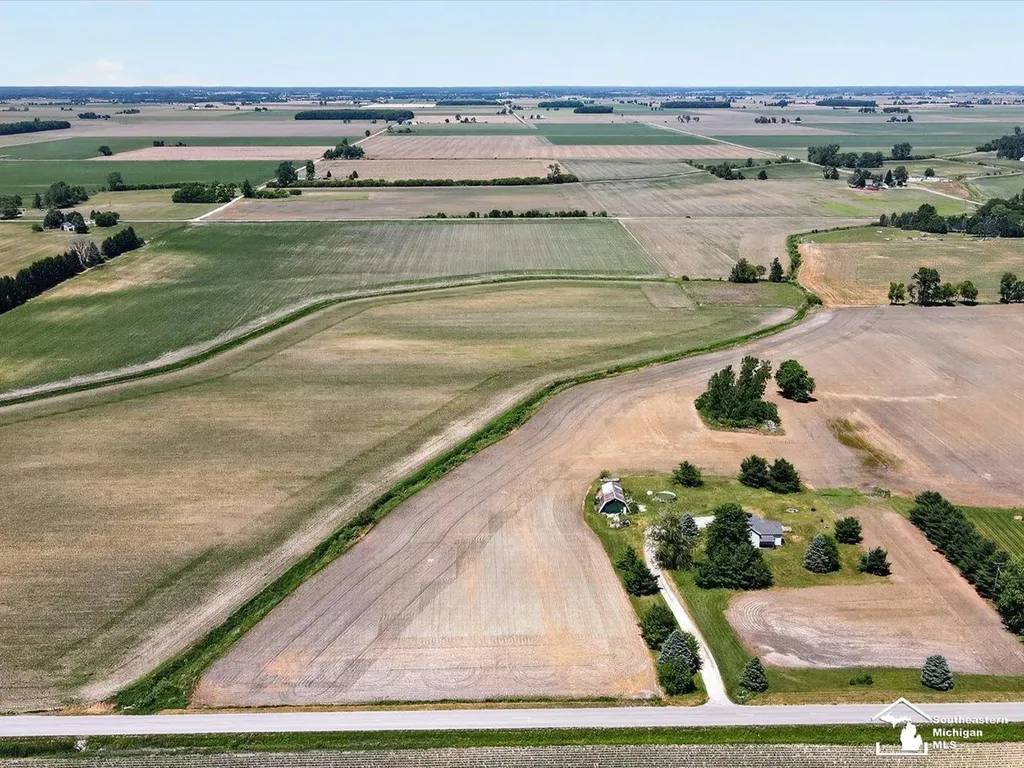 11952 Mc Mahon Road Blissfield Township MI 49228