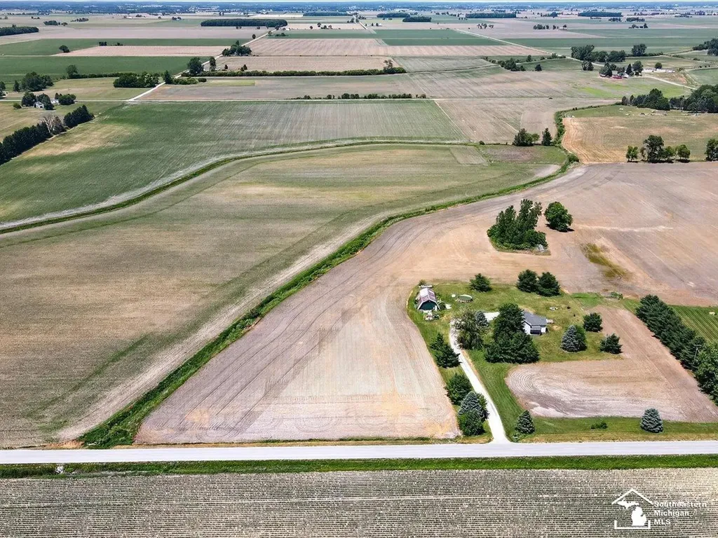 11952 Mc Mahon Road Blissfield Township MI 49228