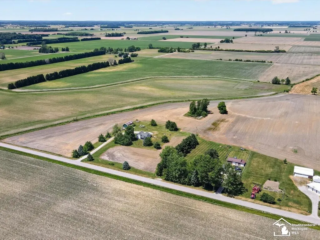 11952 Mc Mahon Road Blissfield Township MI 49228