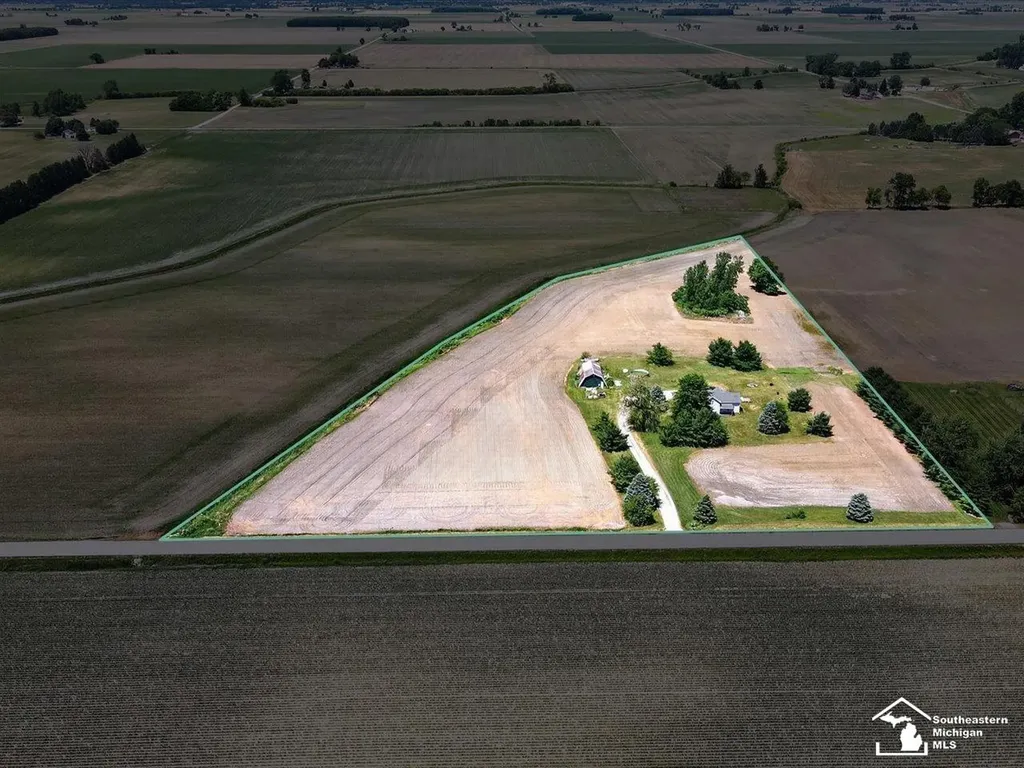 11952 Mc Mahon Road Blissfield Township MI 49228
