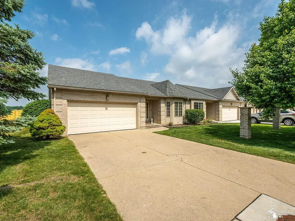1611 Tony Court Frenchtown Township MI 48162