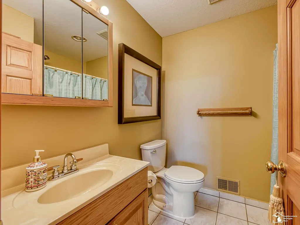 1611 Tony Court Frenchtown Township MI 48162