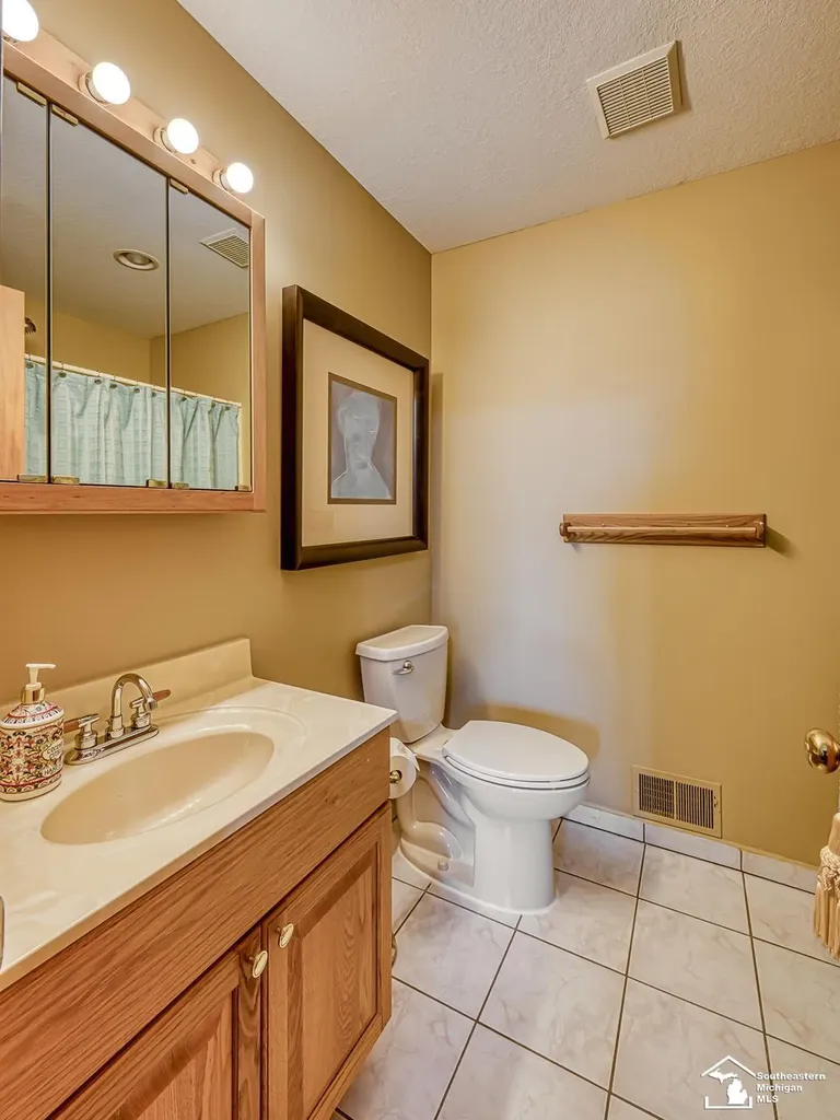 1611 Tony Court Frenchtown Township MI 48162
