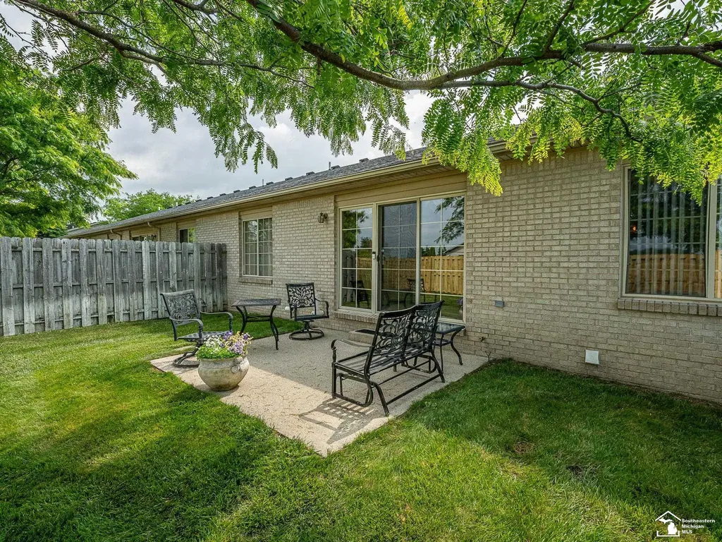 1611 Tony Court Frenchtown Township MI 48162