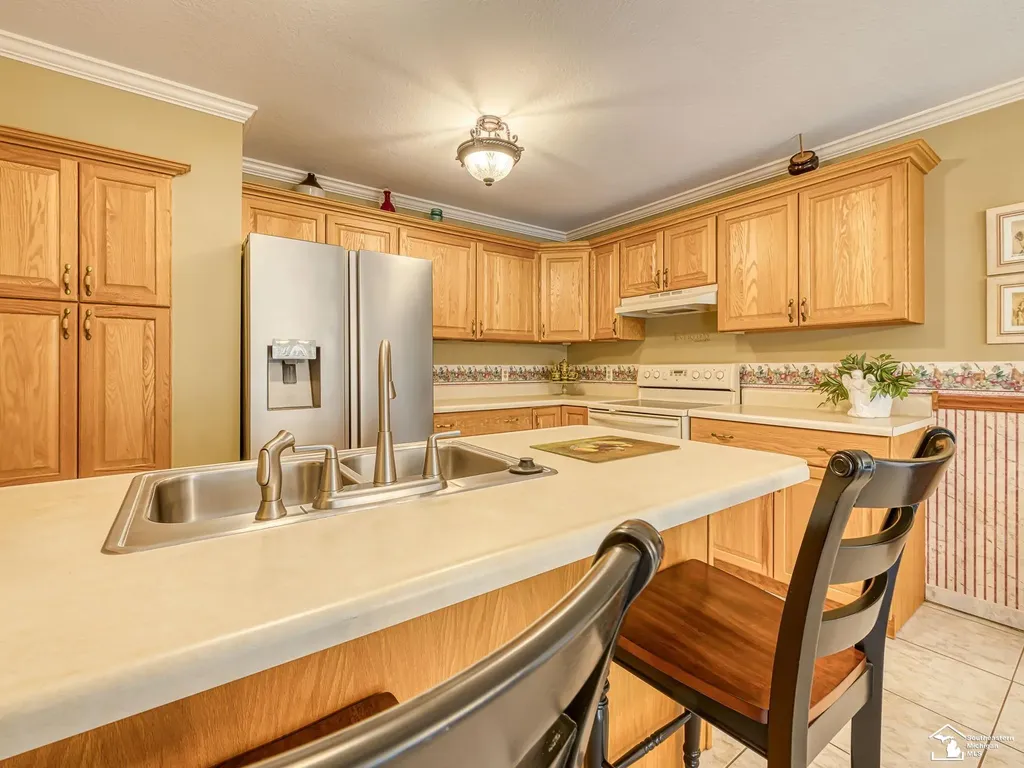1611 Tony Court Frenchtown Township MI 48162
