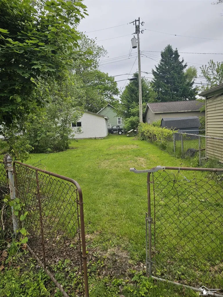 32256 York Street Rockwood City MI 48173