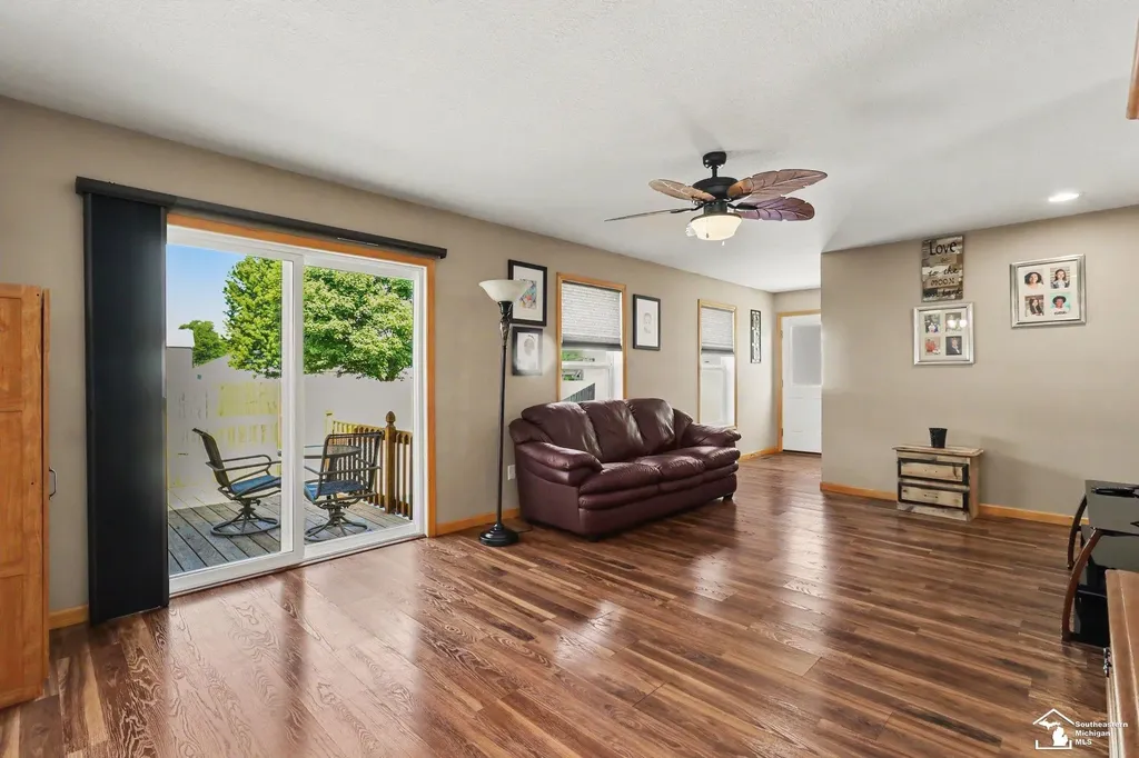 238 Sidney Street Dundee Village MI 48131