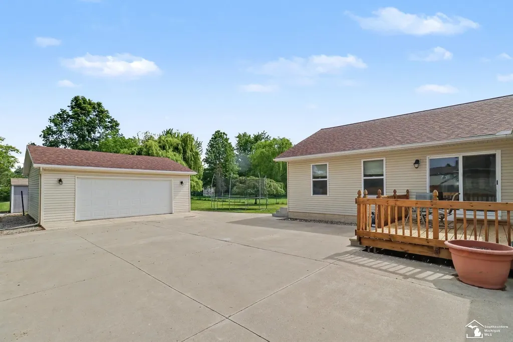 238 Sidney Street Dundee Village MI 48131