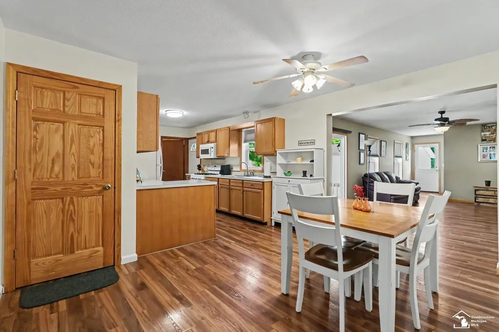 238 Sidney Street Dundee Village MI 48131