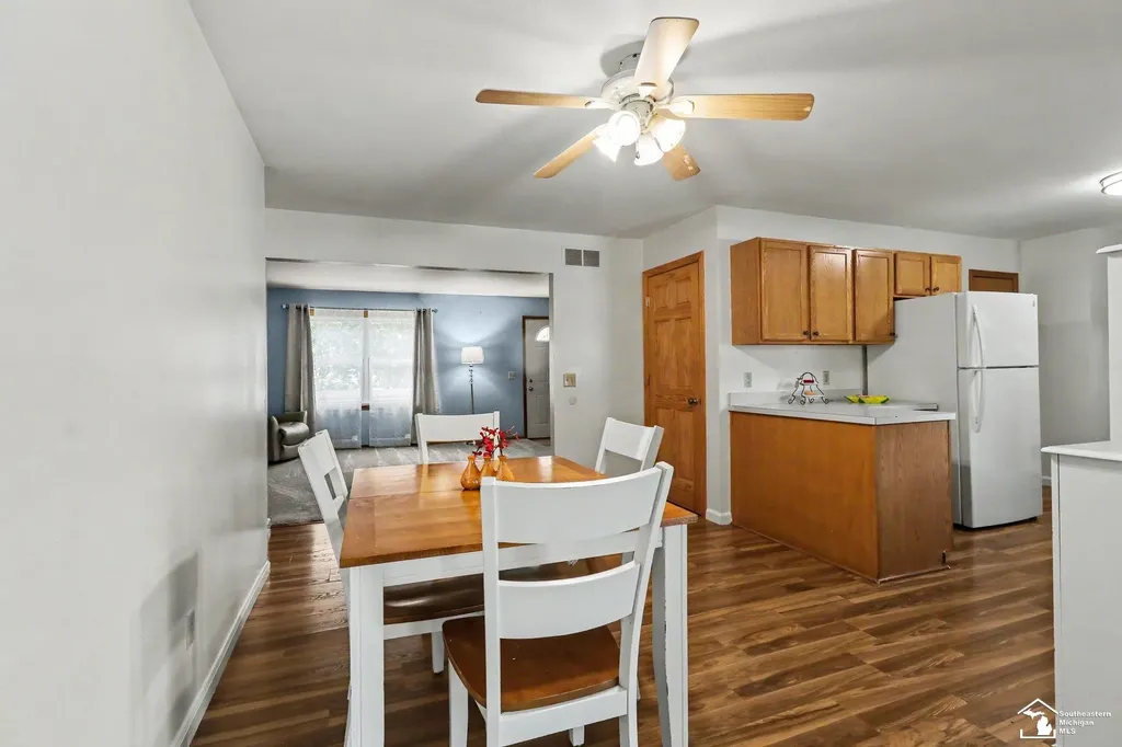 238 Sidney Street Dundee Village MI 48131
