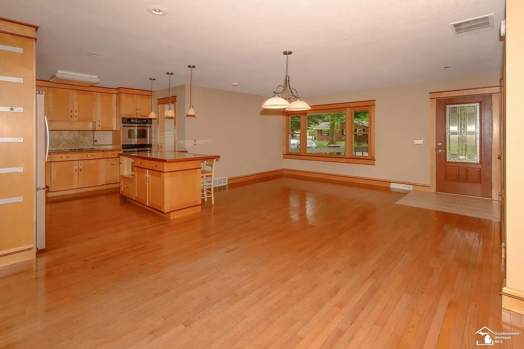 7904 Comanche Trail Bedford Township MI 48182